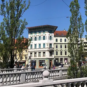 Triple Bridge Apartment