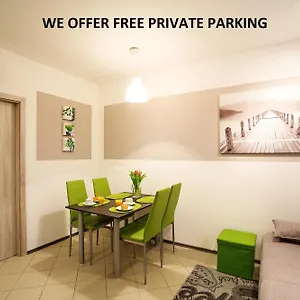 Sweet With Free Private Parking Appartamento